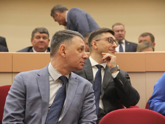 Минимальный уровень безработицы, хороший рост зарплат, крупные инвестпроекты: губернатор отчитывается перед облдумой