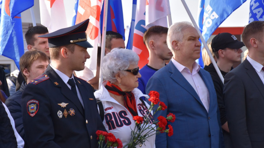 На День космонавтики в Саратов приехали летчик-герой Юрий Шаргин и председатель Госдумы Вячеслав Володин