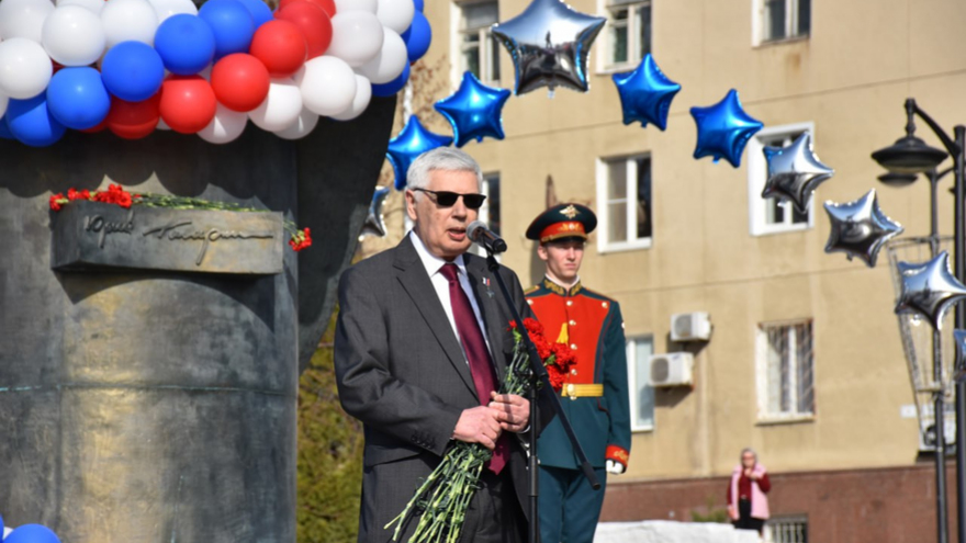На День космонавтики в Саратов приехали летчик-герой Юрий Шаргин и председатель Госдумы Вячеслав Володин
