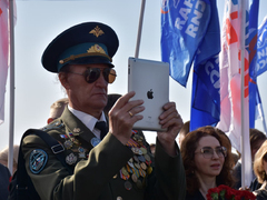 На День космонавтики в Саратов приехали летчик-герой Юрий Шаргин и председатель Госдумы Вячеслав Володин