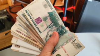 Исследование: саратовцы в среднем тратили 25 тысяч рублей в месяц на товары, услуги и походы в кафе