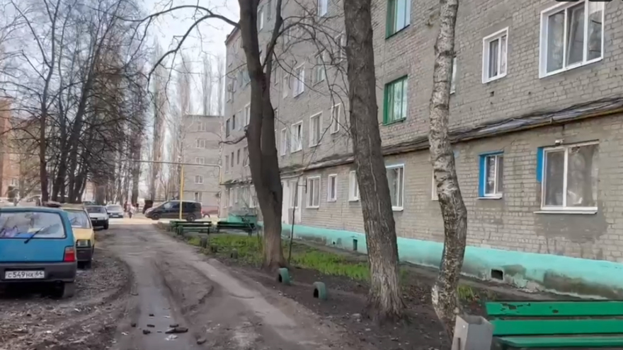 Вода стоит по колено: жители Балашова пожаловались депутату Воробьеву на состояние дворов