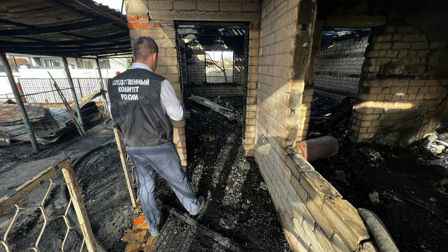 Под Энгельсом пенсионер погиб на пожаре в двухэтажной даче