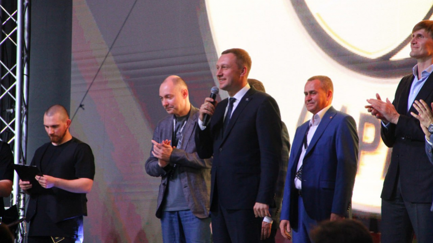В Саратове наградили победителей чемпионата КЭС-Баскет
