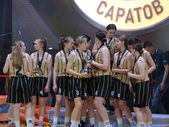 В Саратове наградили победителей чемпионата КЭС-Баскет