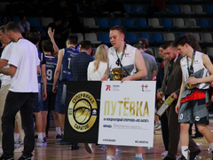 В Саратове наградили победителей чемпионата КЭС-Баскет