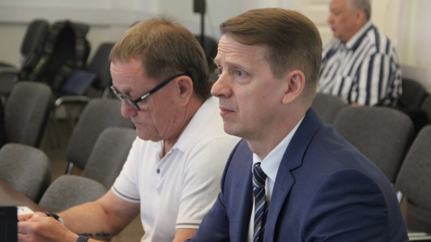 Власти надеются до лета получить проект ремонта убитой дороги на Братьев Никитиных (его должны были сделать еще к весне)