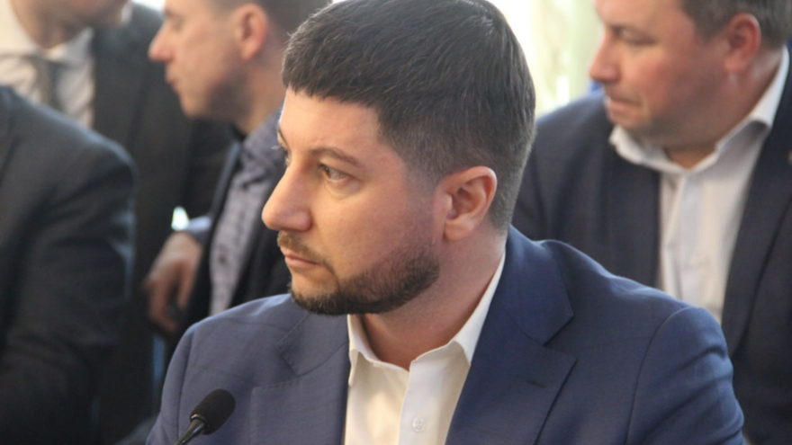 Власти надеются до лета получить проект ремонта убитой дороги на Братьев Никитиных (его должны были сделать еще к весне)