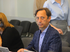 Власти надеются до лета получить проект ремонта убитой дороги на Братьев Никитиных (его должны были сделать еще к весне)