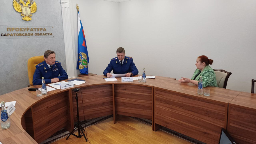 Саратовцы пожаловались заместителю генпрокурора Шишкину на чиновников, управляющие компании и приставов