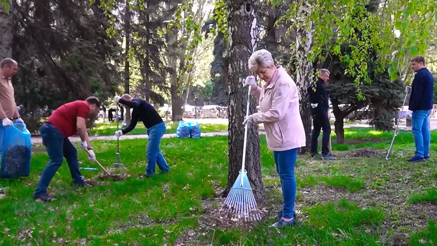 В Саратове на Всероссийский субботник вышли 6 тысяч горожан