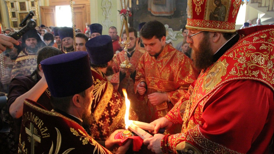 В Саратов привезут Благодатный огонь из Иерусалима