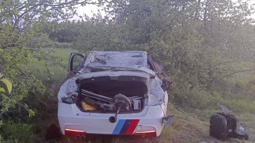 В Саратове при опрокидывании BMW пострадали двое