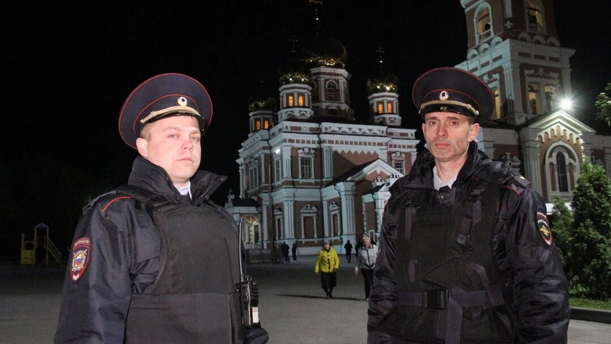 Храмы и кладбища на Пасху посетила 31 тысяча саратовцев. Их охраняли 1,5 тысячи полицейских