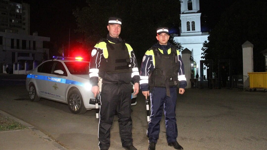Храмы и кладбища на Пасху посетила 31 тысяча саратовцев. Их охраняли 1,5 тысячи полицейских
