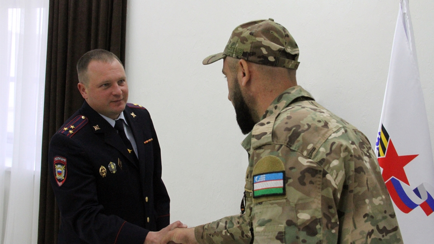 В Саратове еще один участник СВО из Узбекистана получил российское гражданство