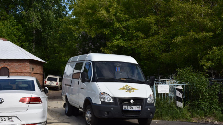В Саратове почтили память погибших в ВОВ у монумента Воину-освободителю