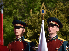 В Саратове почтили память погибших в ВОВ у монумента Воину-освободителю