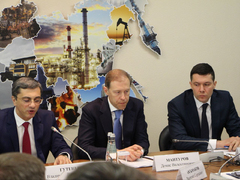 Депутат Воробьев: комитет Госдумы поддержал кандидатуры Мантурова и Алиханова в Правительство