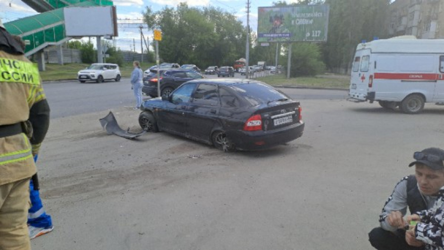 Очевидец: водитель Приоры едва не сбил пешеходов на тротуаре