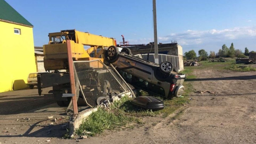 В Петровске Ларгус налетел на забор