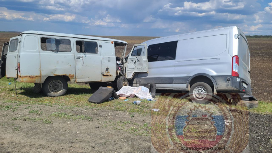 Под Саратовом в ДТП с автобусом погибла женщина