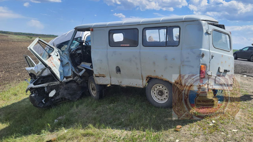 Под Саратовом в ДТП с автобусом погибла женщина
