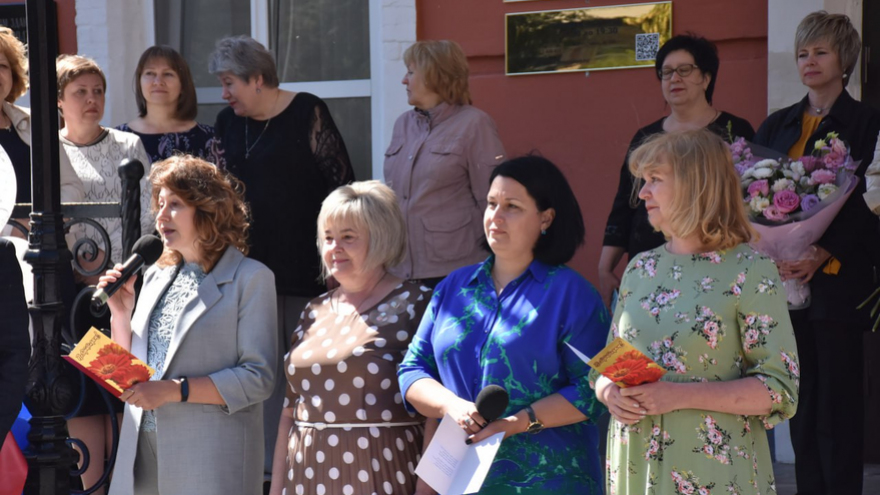 Саратовские выпускники расплакались на Последнем звонке