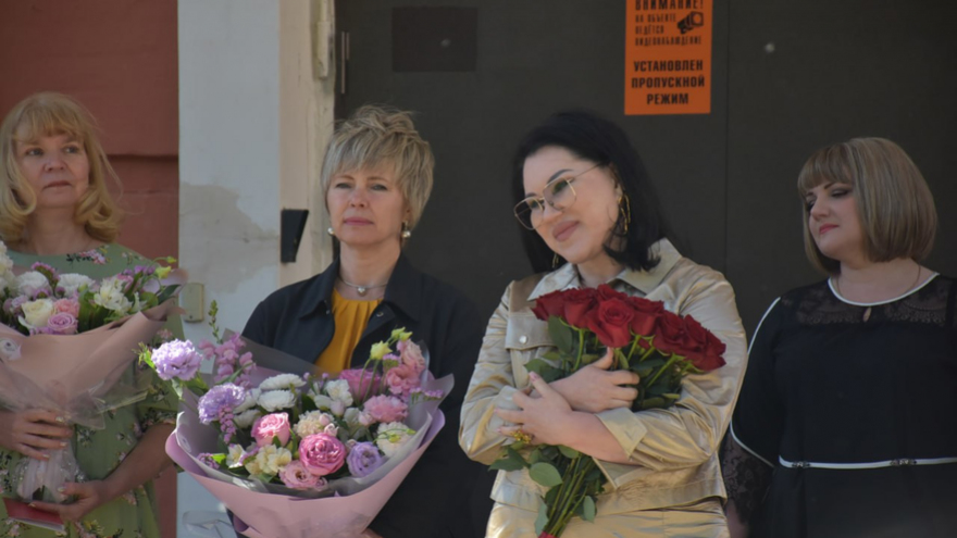 Саратовские выпускники расплакались на Последнем звонке