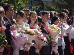 Саратовские выпускники расплакались на Последнем звонке