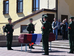 В Хвалыснке простились с военным-добровольцем Василием Златомрежевым