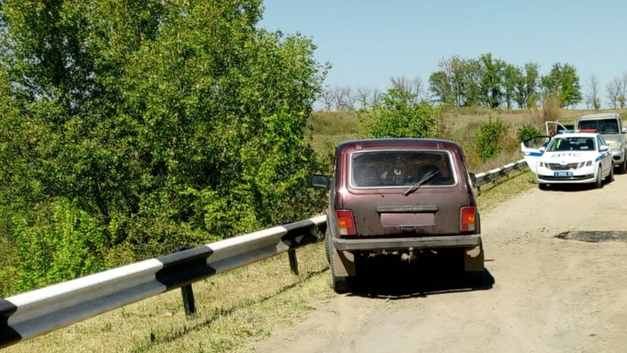 В Аткарском районе водитель Нивы сбил 19-летнего прохожего