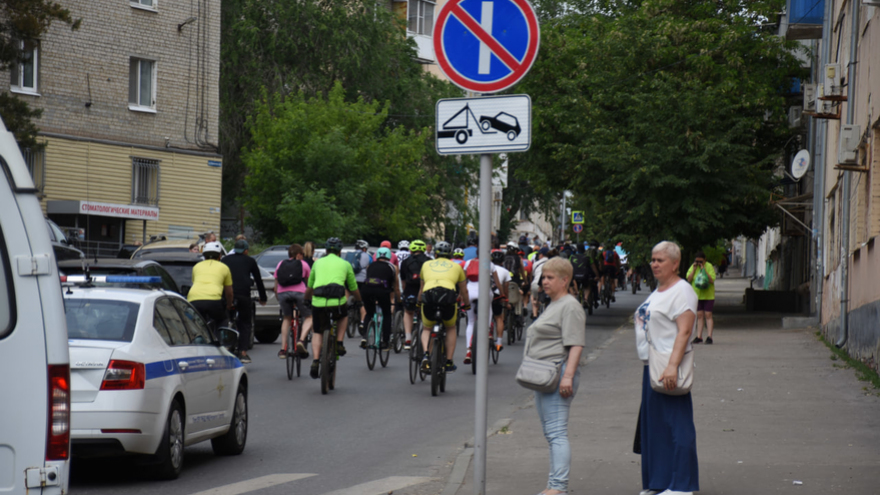 В Саратове 500 велосипедистов устроили гонку