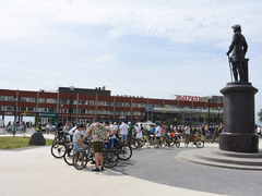 В Саратове 500 велосипедистов устроили гонку