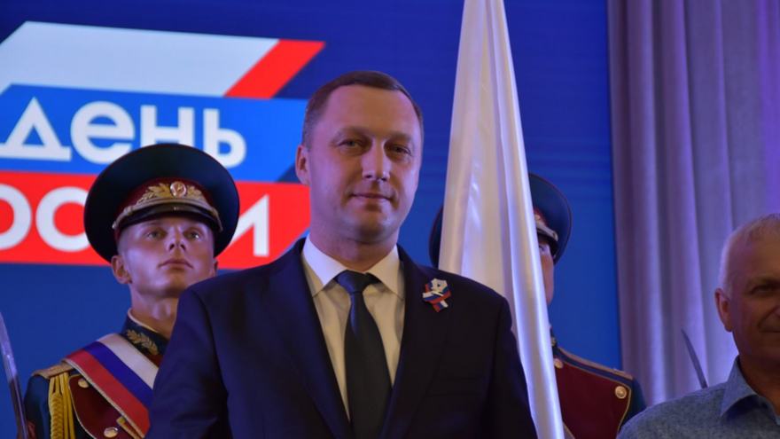 Саратовской семье с 9 детьми вручили орден Родительская слава