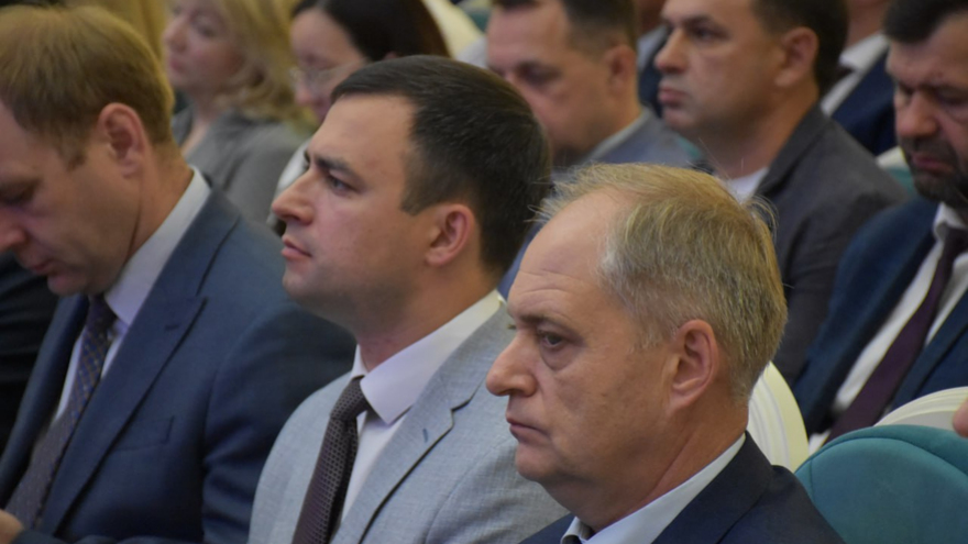 Саратовской семье с 9 детьми вручили орден Родительская слава
