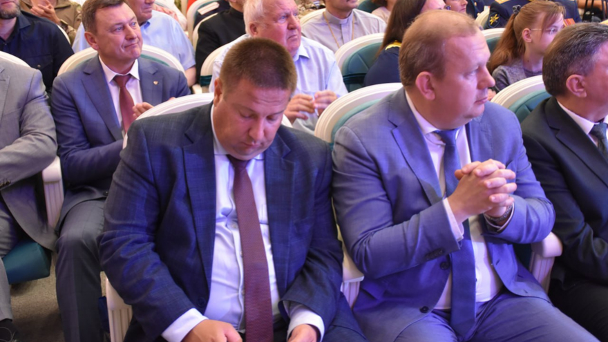 Саратовской семье с 9 детьми вручили орден Родительская слава