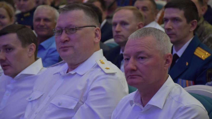Саратовской семье с 9 детьми вручили орден Родительская слава
