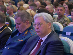 Саратовской семье с 9 детьми вручили орден Родительская слава