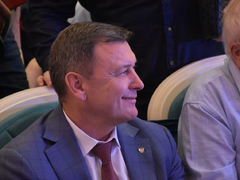 Саратовской семье с 9 детьми вручили орден Родительская слава