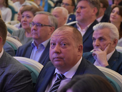 Саратовской семье с 9 детьми вручили орден Родительская слава