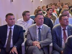 Саратовской семье с 9 детьми вручили орден Родительская слава