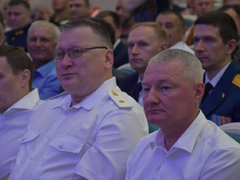 Саратовской семье с 9 детьми вручили орден Родительская слава