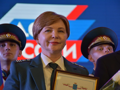 Саратовской семье с 9 детьми вручили орден Родительская слава