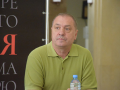 Нерв сегодняшнего времени: саратовцам на сцене ТЮЗа покажут эгокомедию Без ума от горя