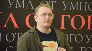 Нерв сегодняшнего времени: саратовцам на сцене ТЮЗа покажут эгокомедию Без ума от горя