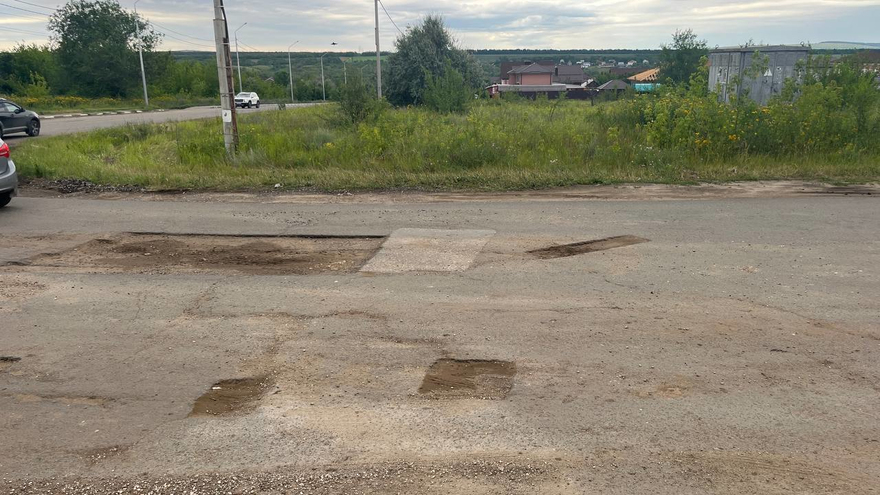 Саратовец: около перинатального центра изуродовали и забросили дорогу