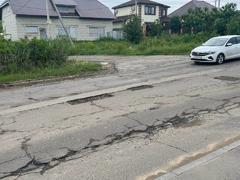 Саратовец: около перинатального центра изуродовали и забросили дорогу