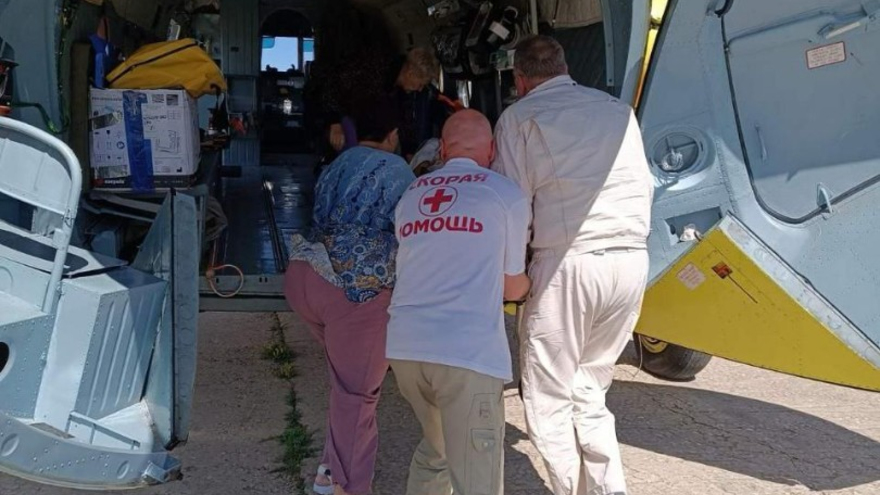 В Вольске юноша на мотоцикле протаранил мусорный бак: его доставили в Саратов на медицинском вертолете
