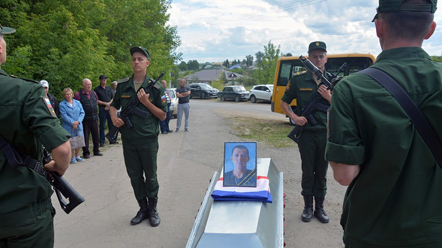 Власти сообщили о гибели еще трех саратовских бойцов на СВО